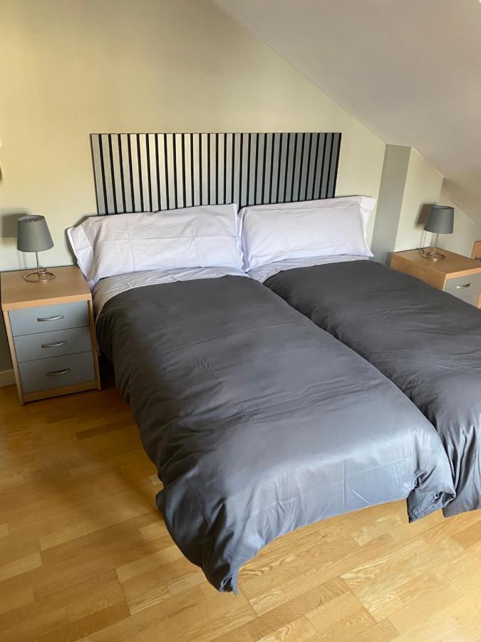 Vut Duplex Miraluz Apartment เกว็งกา ภายนอก รูปภาพ