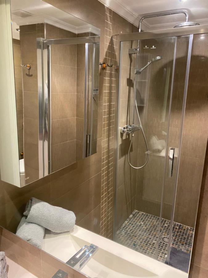 Vut Duplex Miraluz Apartment เกว็งกา ภายนอก รูปภาพ